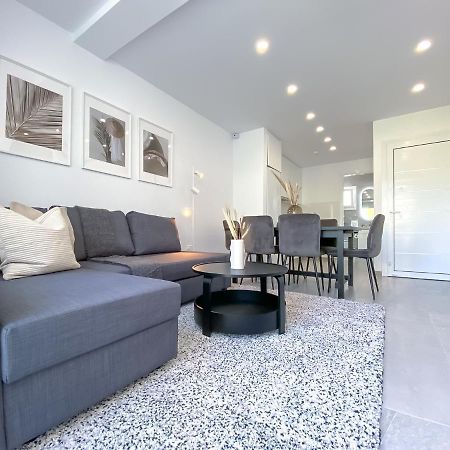 Phaedrus Living Limnaria Luxury Flat Vine 121 Apartment Paphos Bagian luar foto