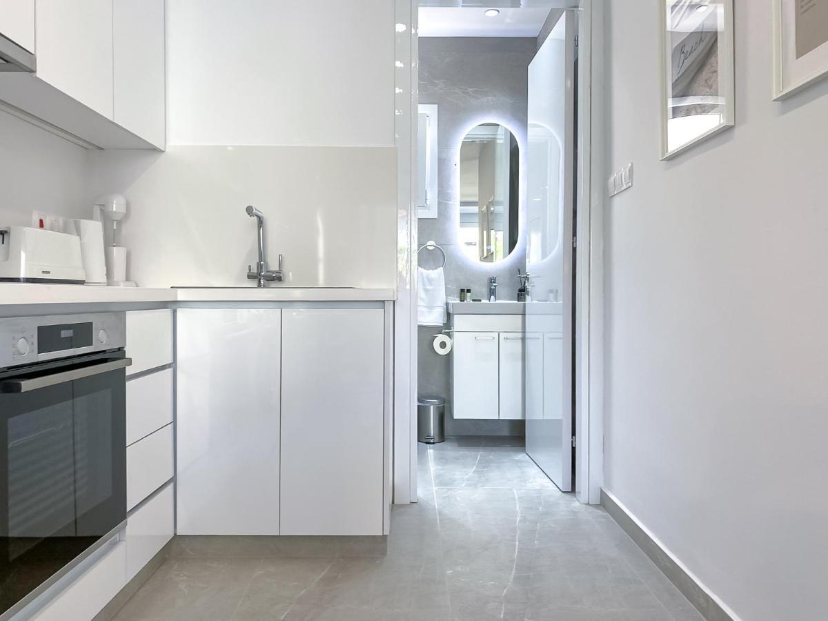 Phaedrus Living Limnaria Luxury Flat Vine 121 Apartment Paphos Bagian luar foto