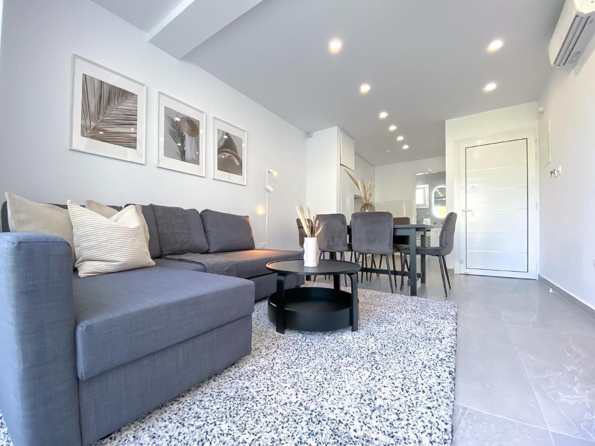 Phaedrus Living Limnaria Luxury Flat Vine 121 Apartment Paphos Bagian luar foto